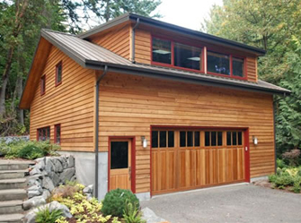 Picture of a Garage With an Apartment